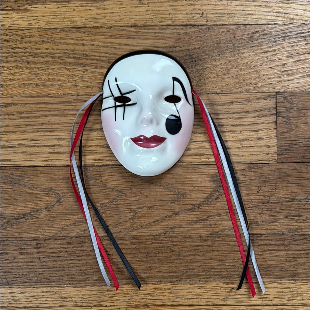 🎭 Fancy Faces hand painted glossy ceramic mask from New Orleans.